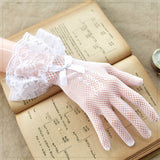 Gants en dentelle gothique