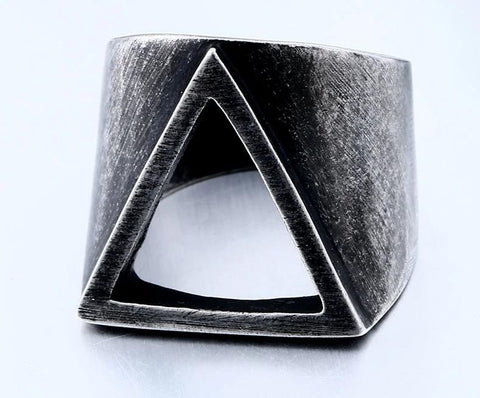 Bague motif triangle homme gothique