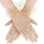 Gants en dentelle gothique